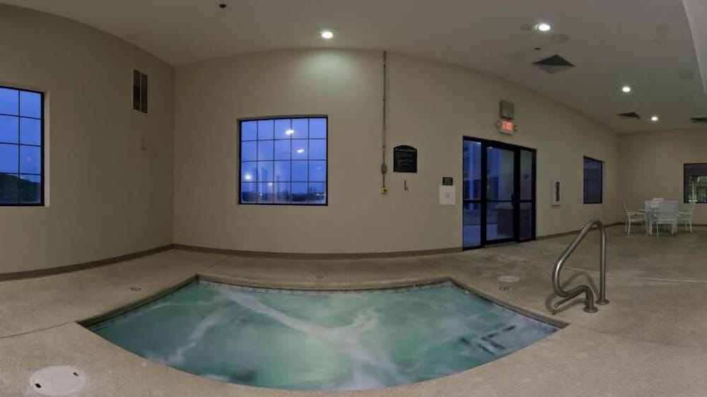Holiday Inn Express Hotel And Suites Vinita 38/63