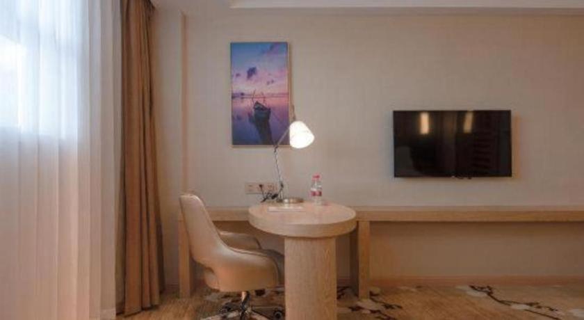 Vienna Hotel (Guangdong Dongguan East Railway Station) 55/62