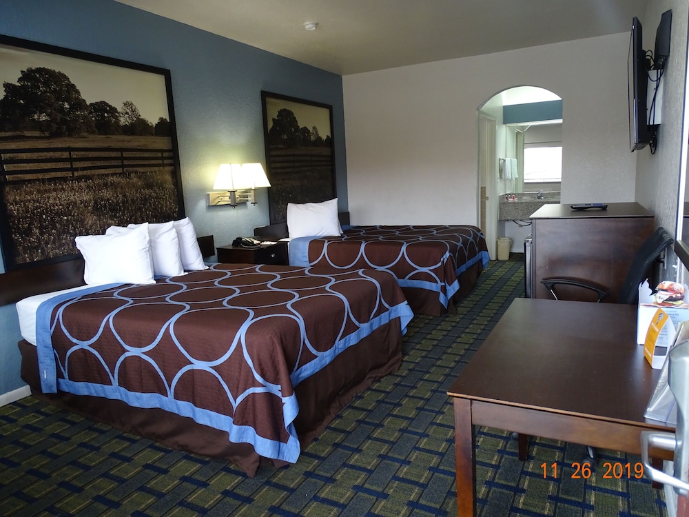 Super 8 by Wyndham Houston/Brookhollow NW 17/34