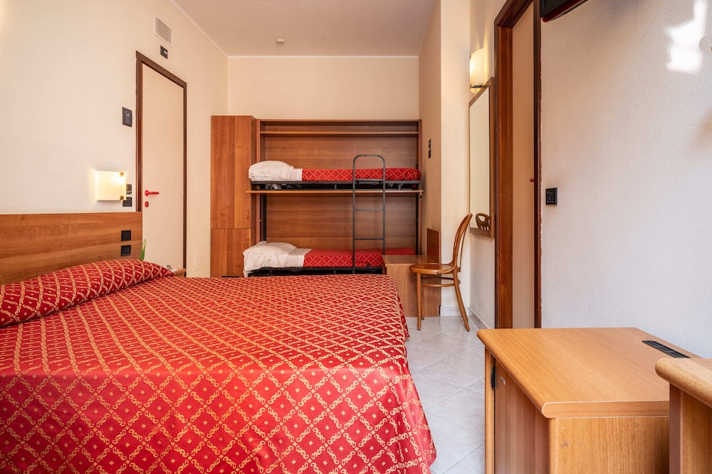 Hotel Careni Villa Italia 22/62