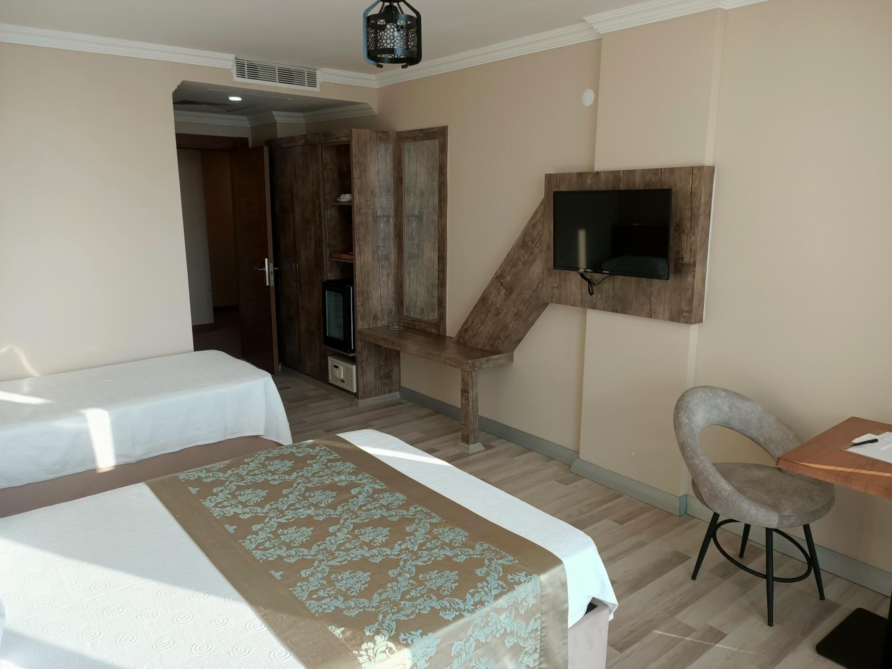 Bal Otel 12/35
