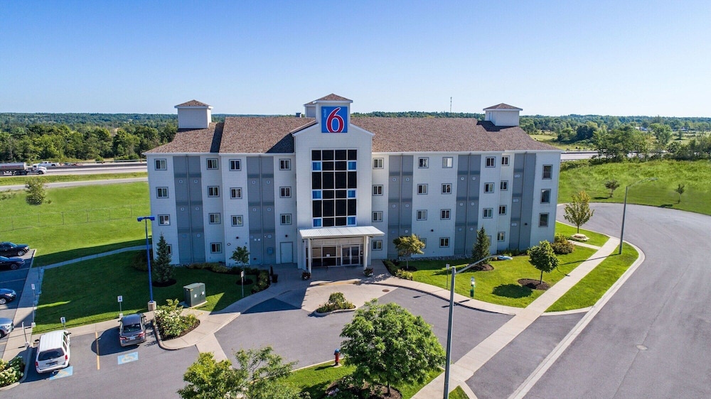 Motel6 Kingston, ON 3/62