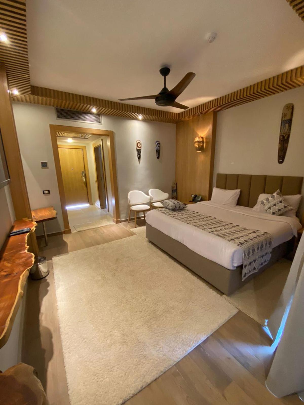 Lagoon, Bungalow, Outdoor Jetted Tub, Private Pool