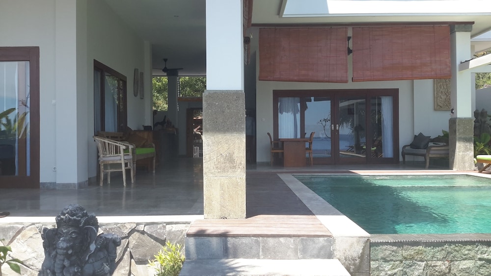 Amed Beach Villa 46/49