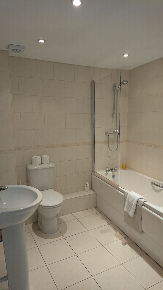 Apartment, 2 Double Beds, Victoria Cloisters 4/5