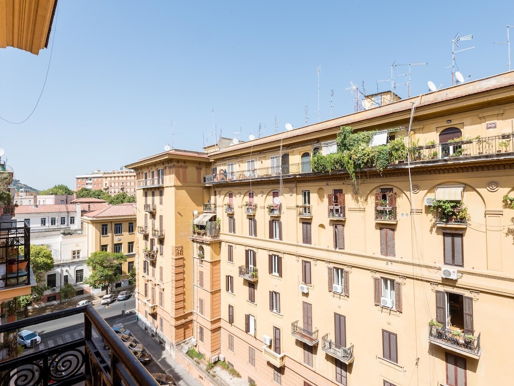 RSH Vatican Comfortable Sunny Apartment 2/34