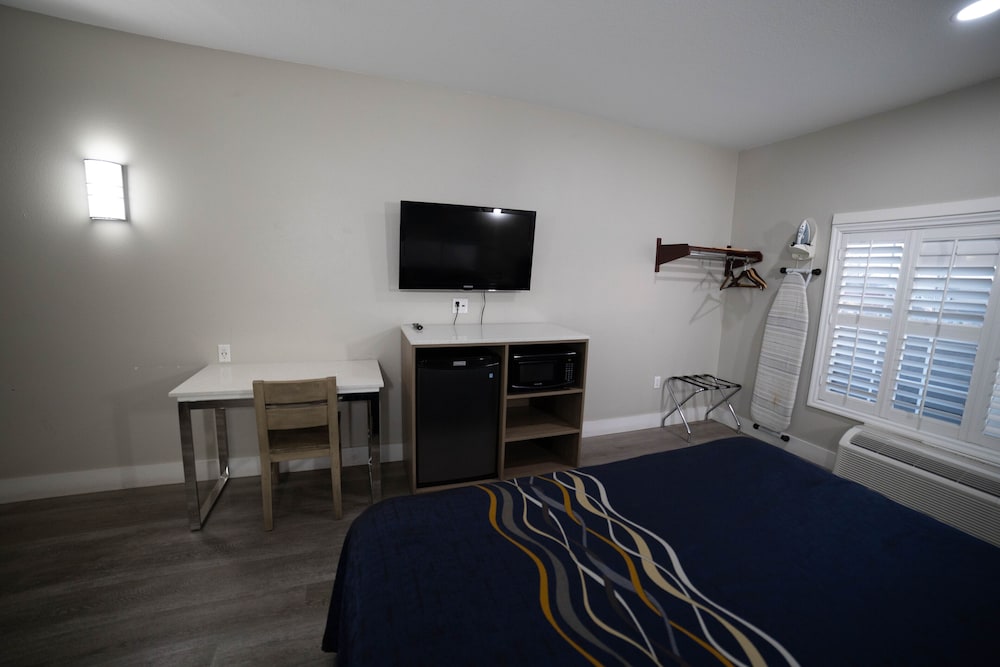 Guesthouse Inn Suites 51/63