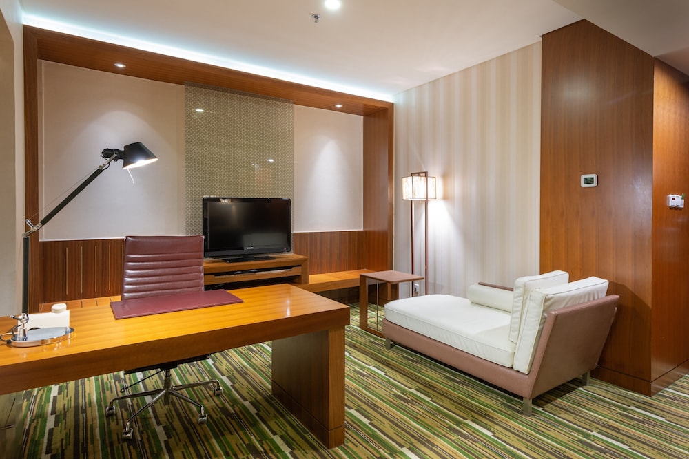 Crowne Plaza Shanghai Jinxiu by IHG 29/74