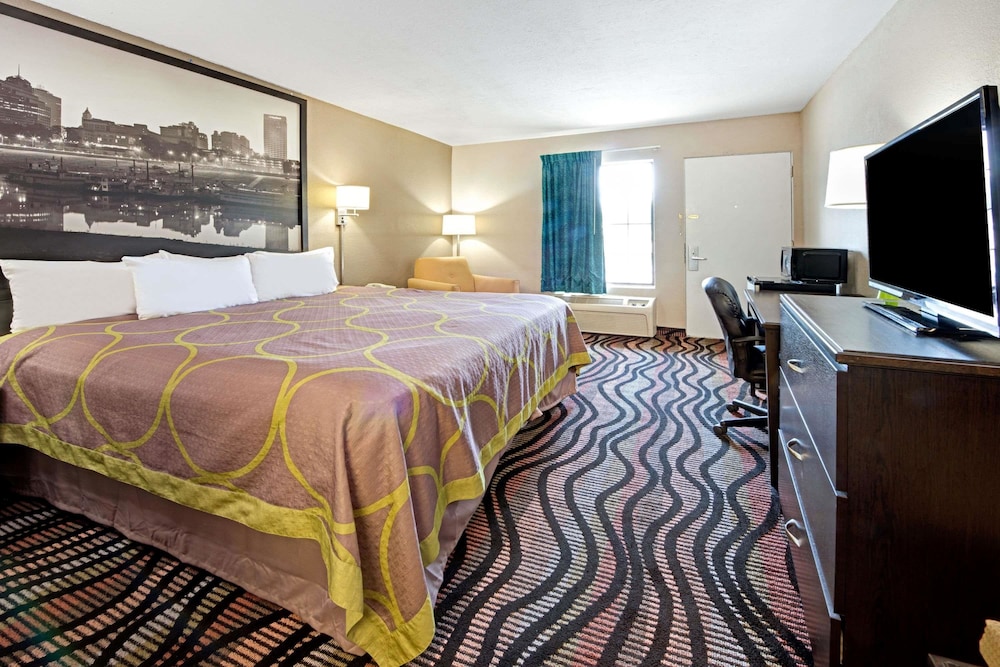Super 8 by Wyndham Lakeland 10/41
