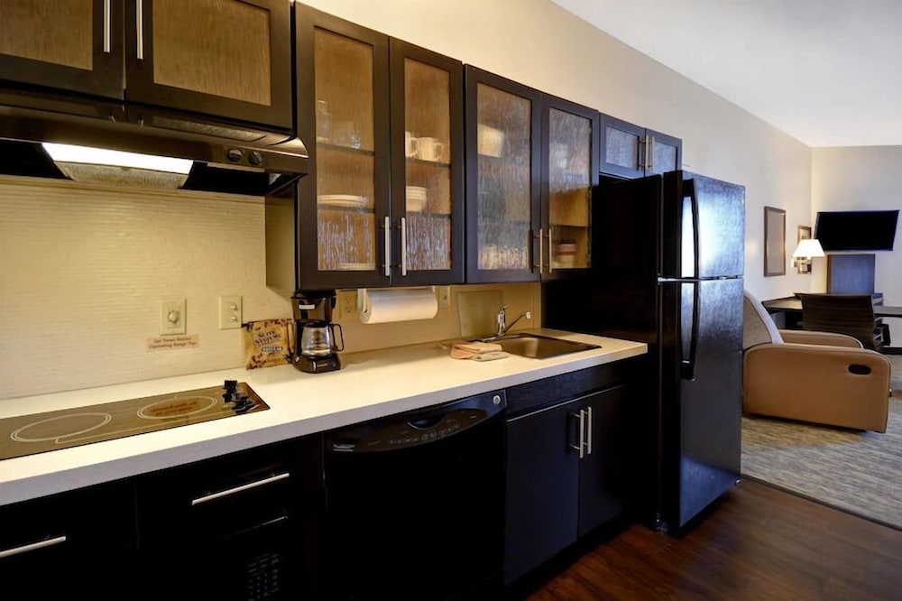 جناح استوديو بسرير كينج لذوي الإعاقة، CANDLEWOOD SUITES LANCASTER WEST 3/3