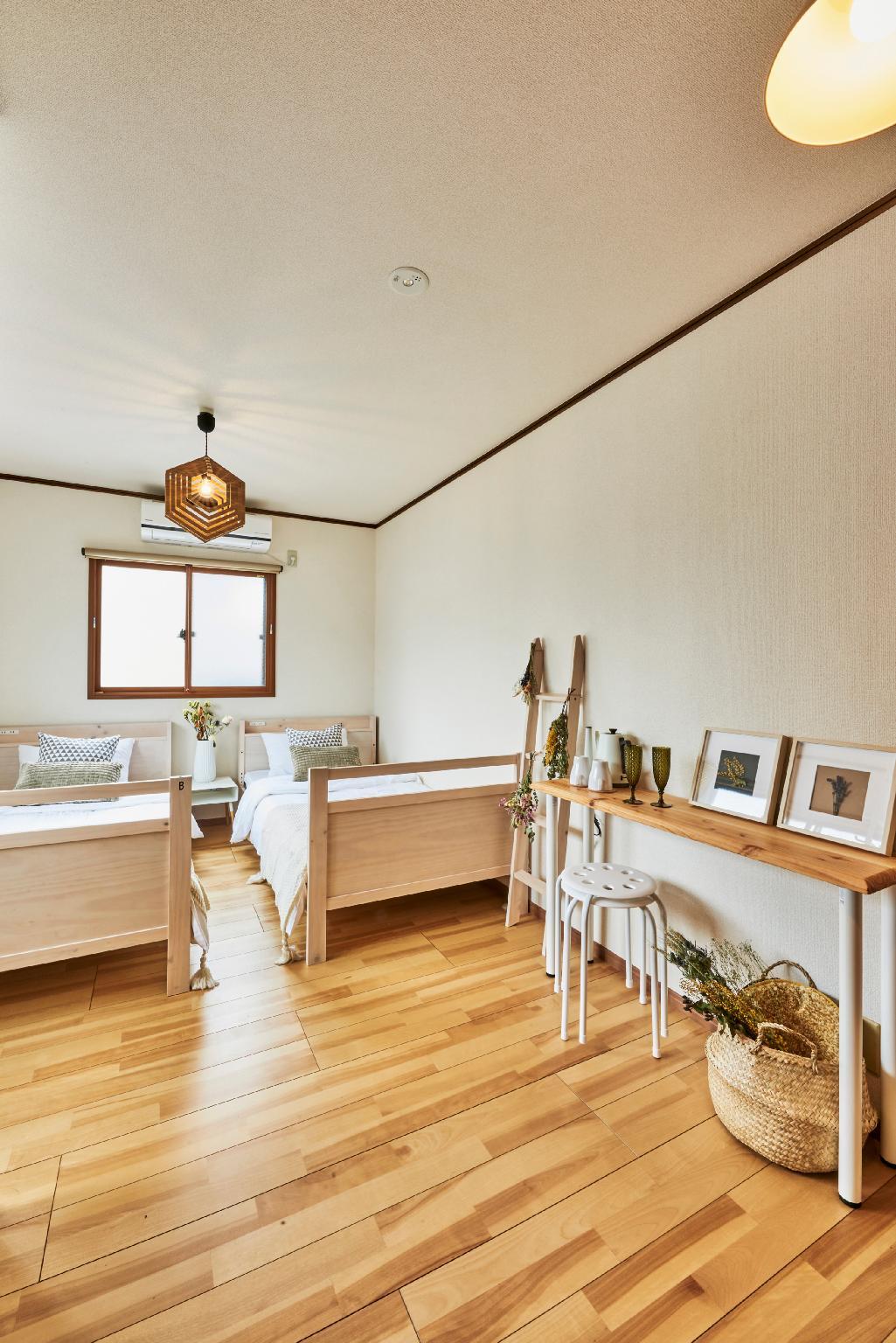 Room, Twin Beds