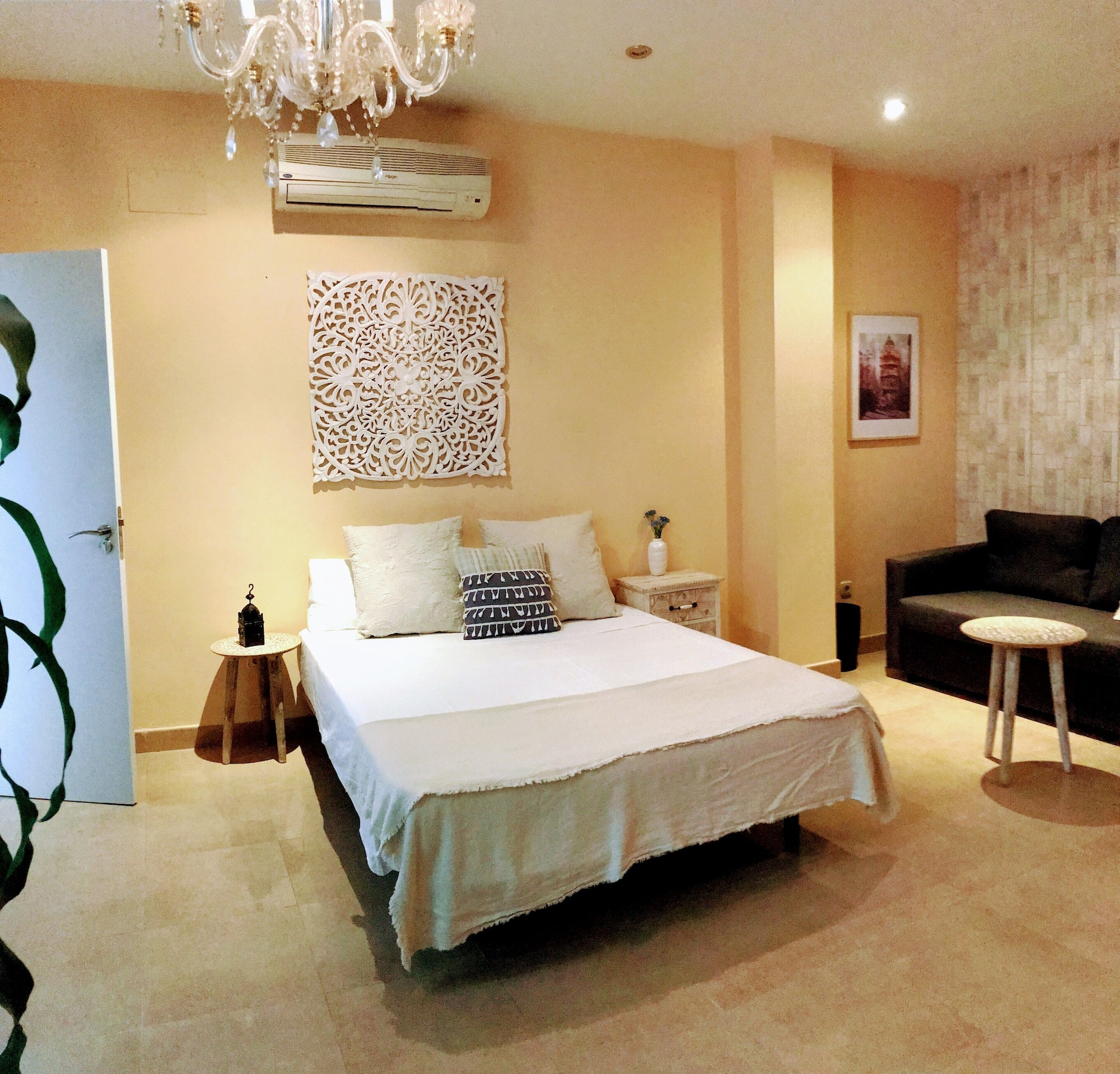 SIGNATURE, APARTMENT