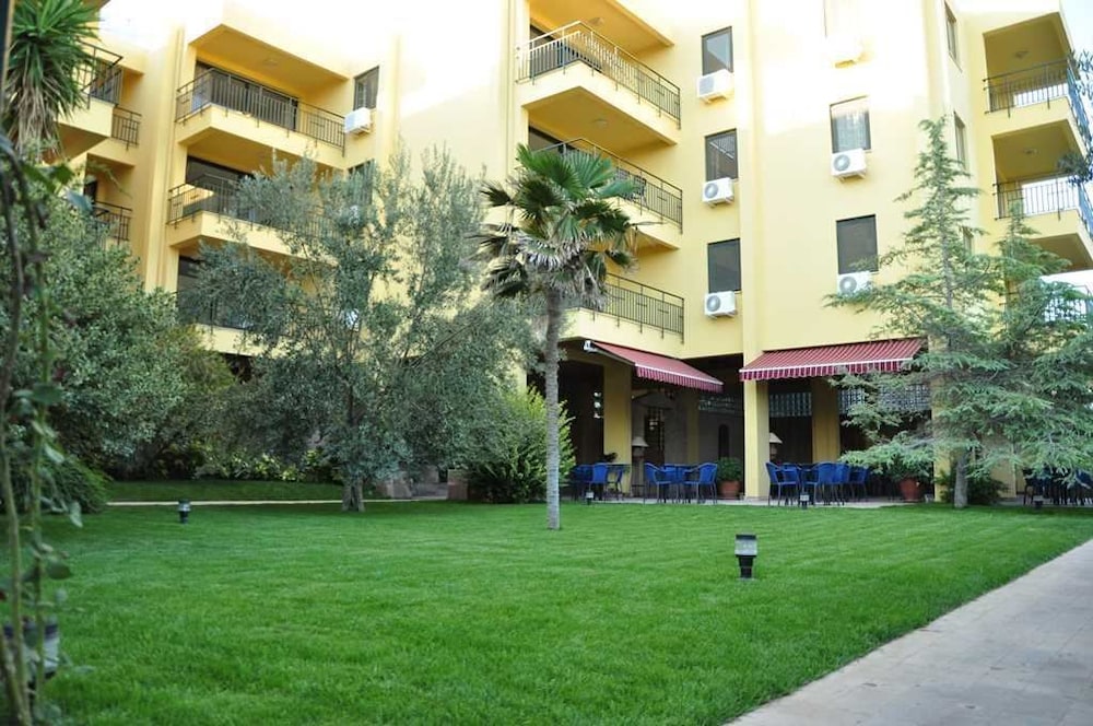 Palm Court Suites 37/48