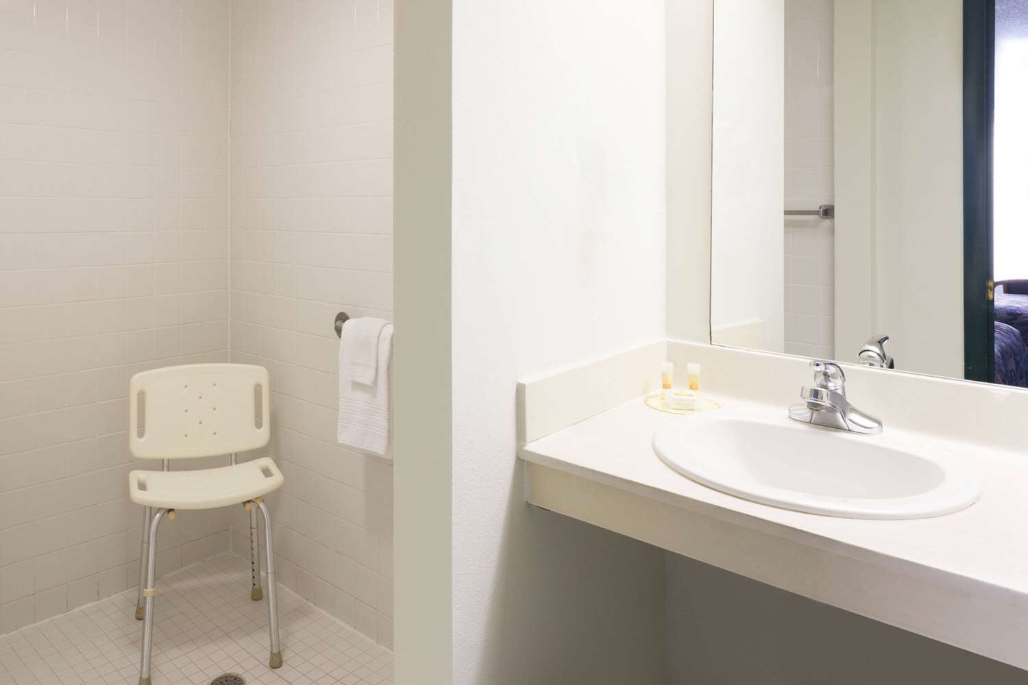 Days Inn by Wyndham Crystal River 27/28