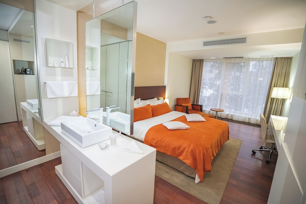 Park Hotel Almaty 23/55