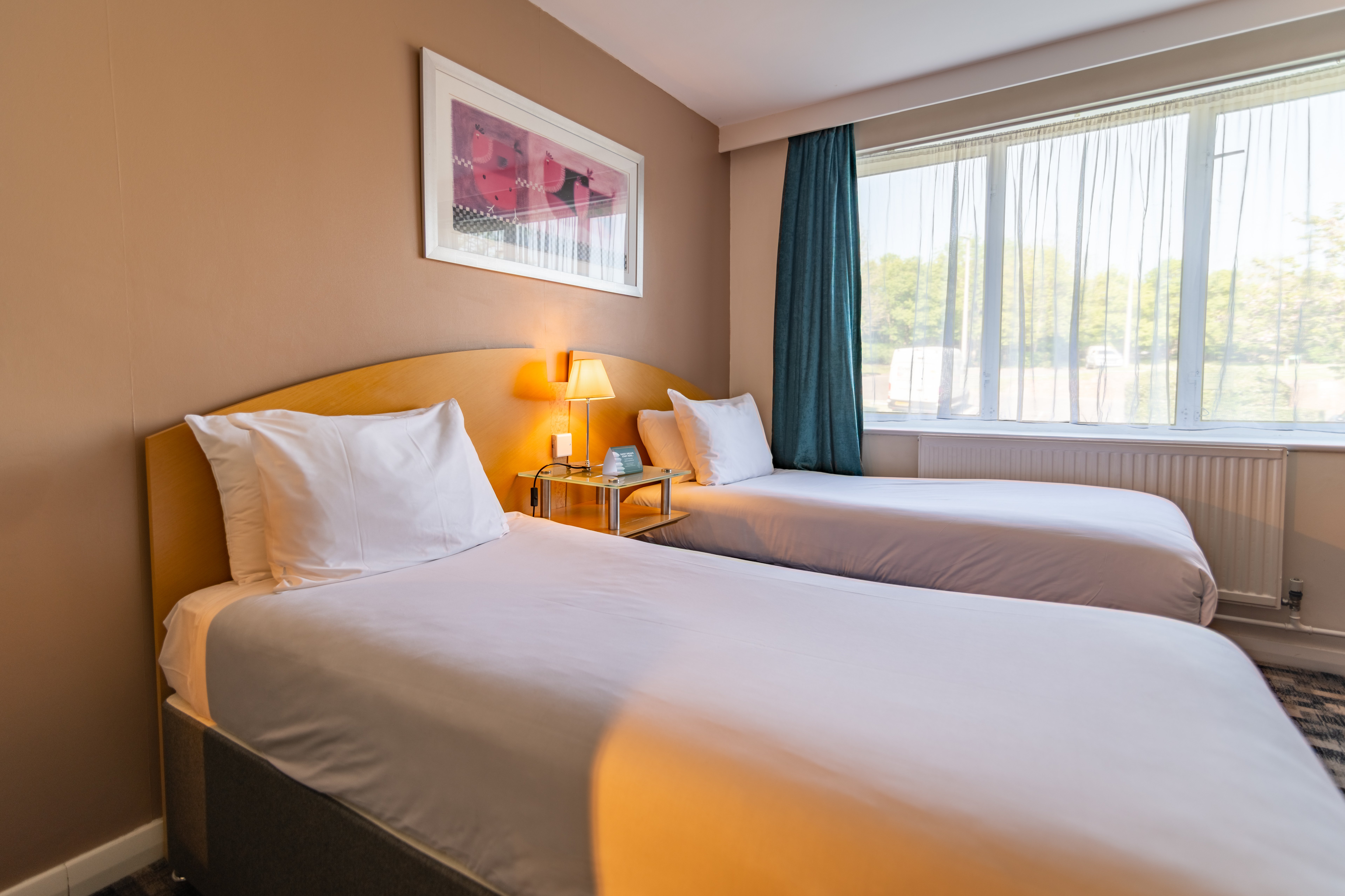 HOLIDAY INN ASHFORD NORTH 17/55
