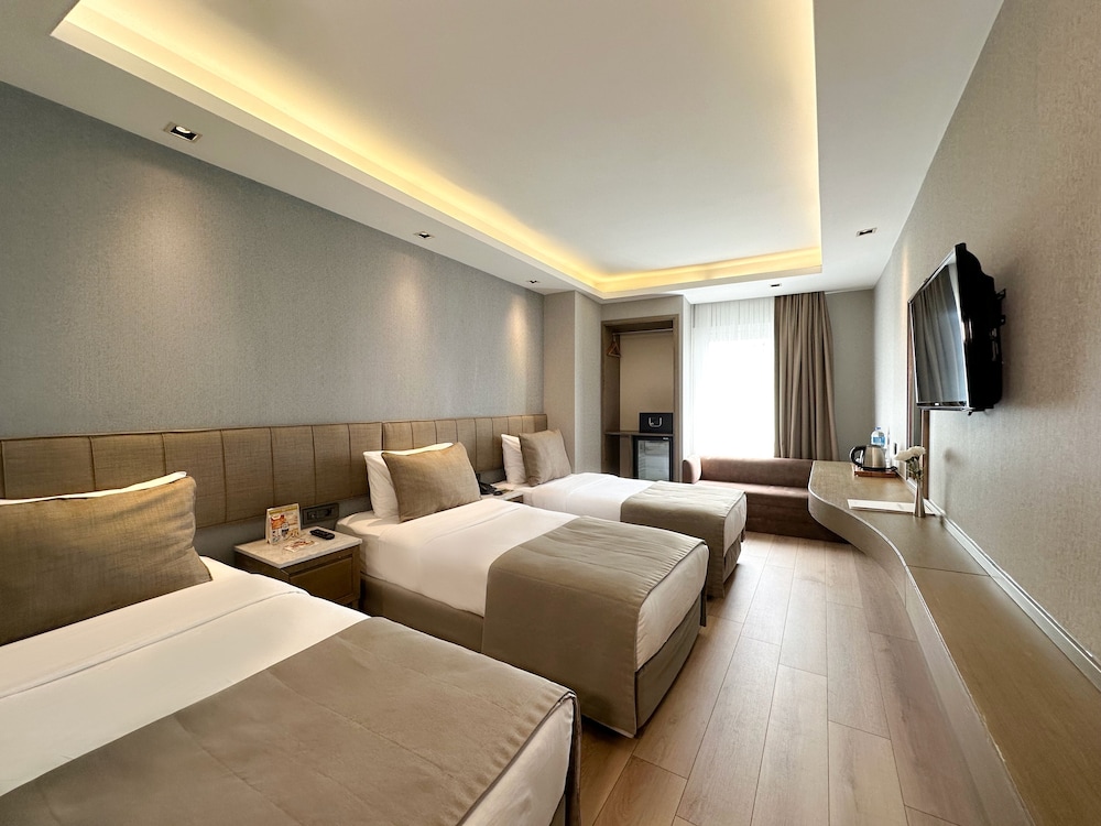 AHC Grand Bazaar Hotel 31/64
