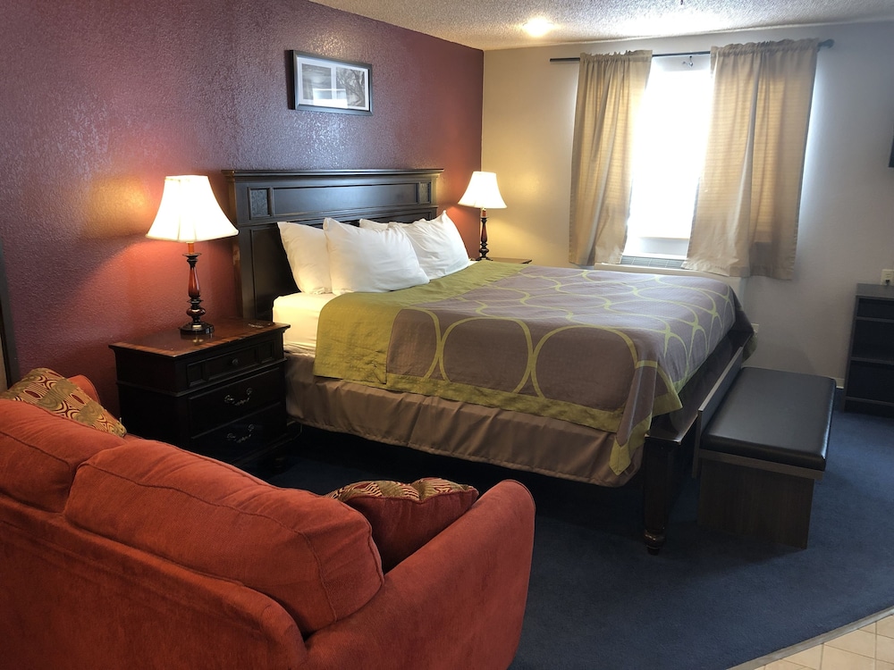 Super 8 by Wyndham Winnemucca NV 13/24