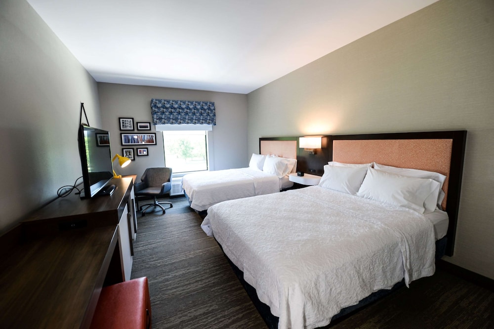 Hampton Inn Suites Lenoir Nc 34/76