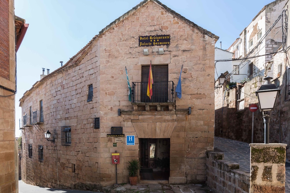 Palacio Guzmanes Hospederia Rural 5/64
