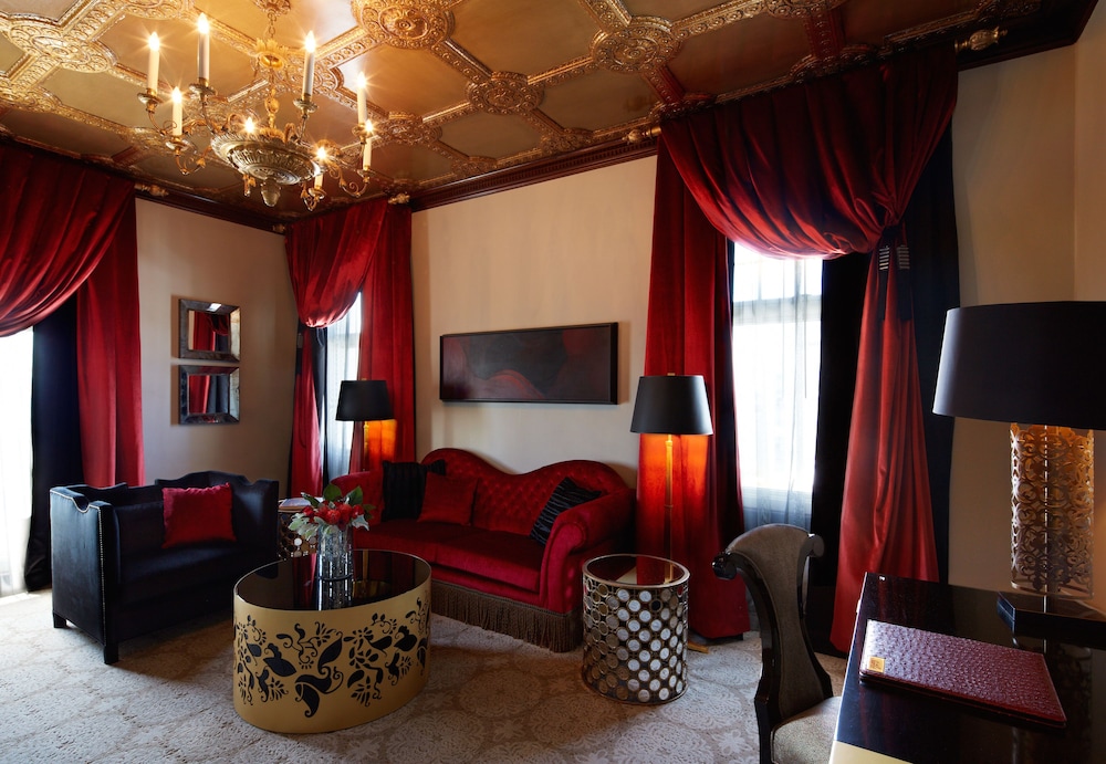 The Scarlet Huntington Hotel 55/84