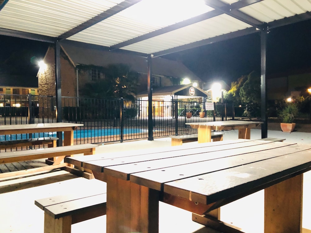 Campbelltown Colonial Motor Inn 46/68