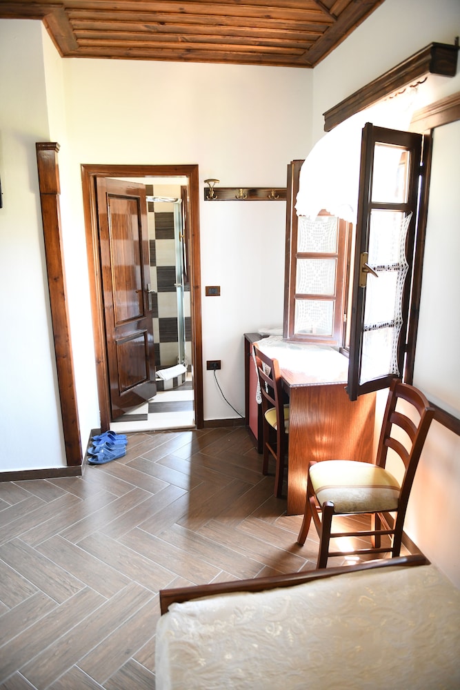 Hotel Kaceli 50/76