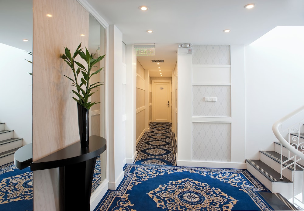 Hanoi Victor Gallery Hotel & Spa 33/50