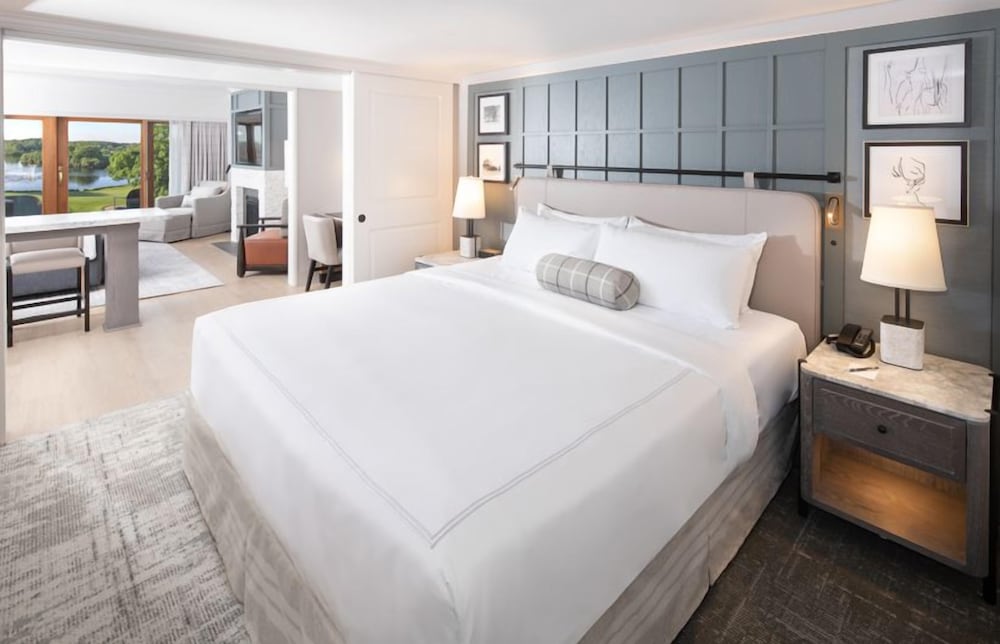 Premier, Suite, King Bed, Sofa