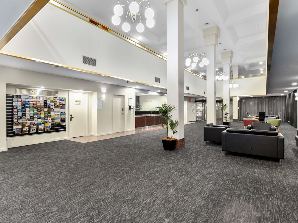 Mantra Meridien Adelaide 43/53