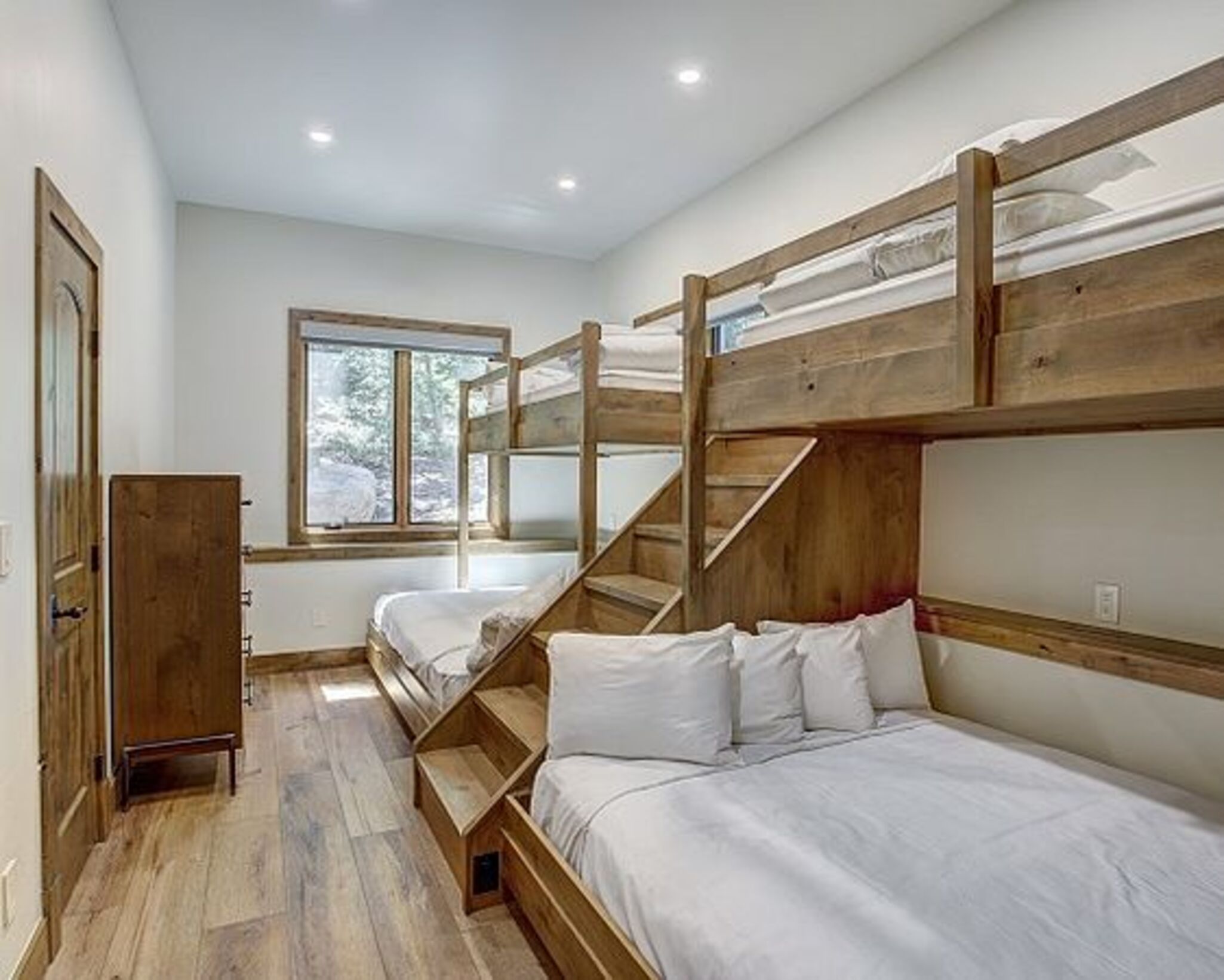 Condominium, 4 Bedrooms, Premium