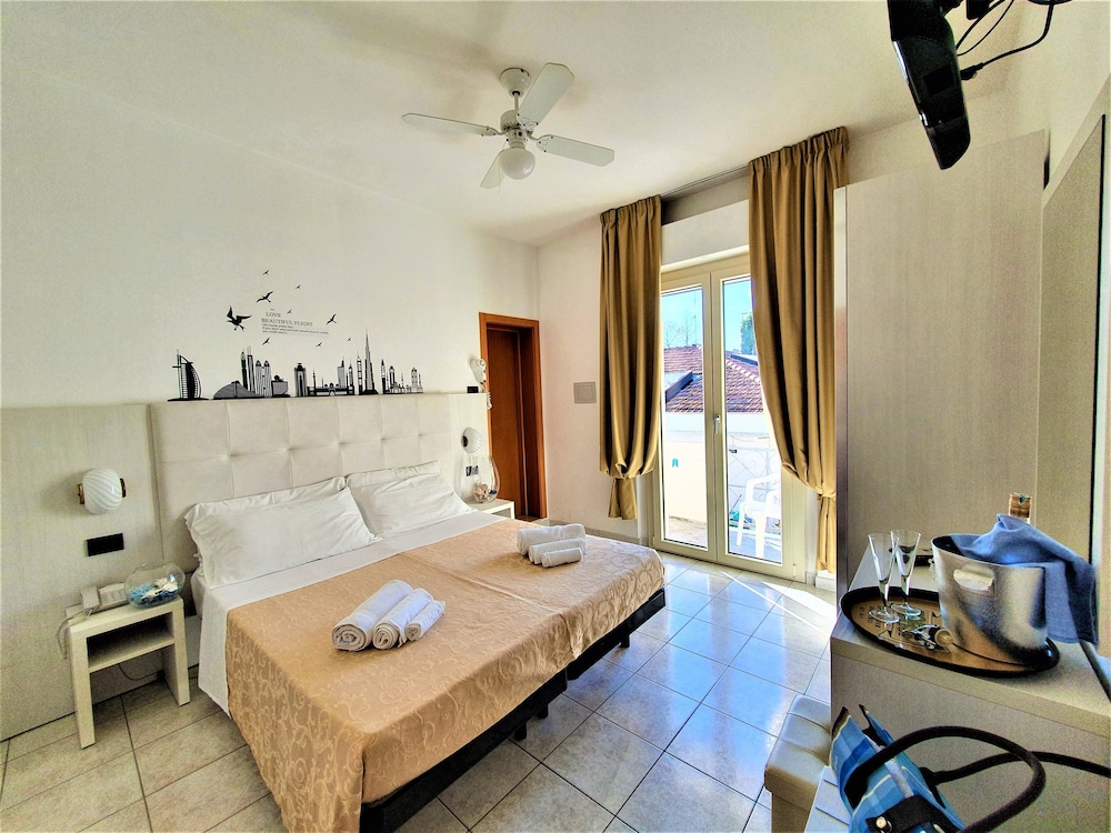 Hotel Marina 41/58