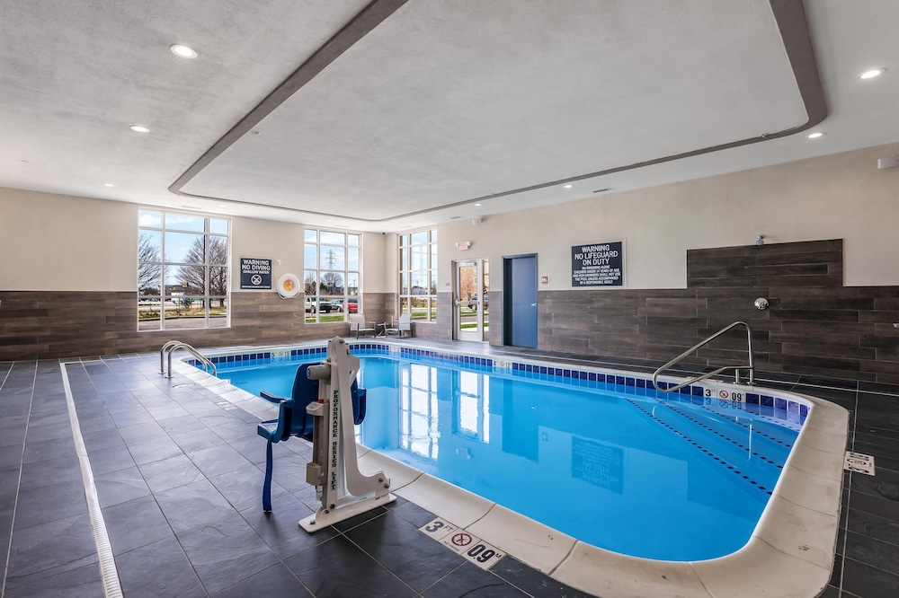 Four Points By Sheraton Elkhart 24/45