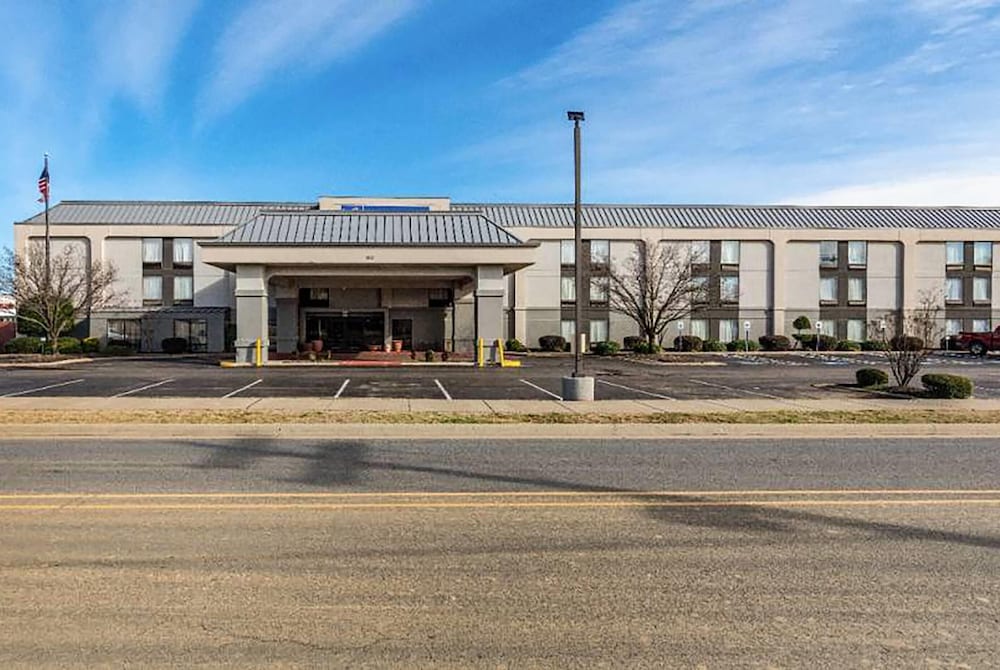 Wingate by Wyndham Conway, AR 5/52