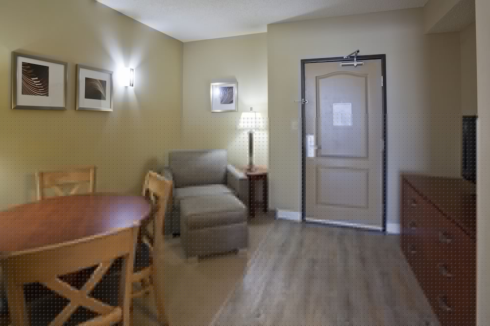 Holiday Inn Hotel Suites Maple Grove Nw Mpls Arbor Lks 47/76