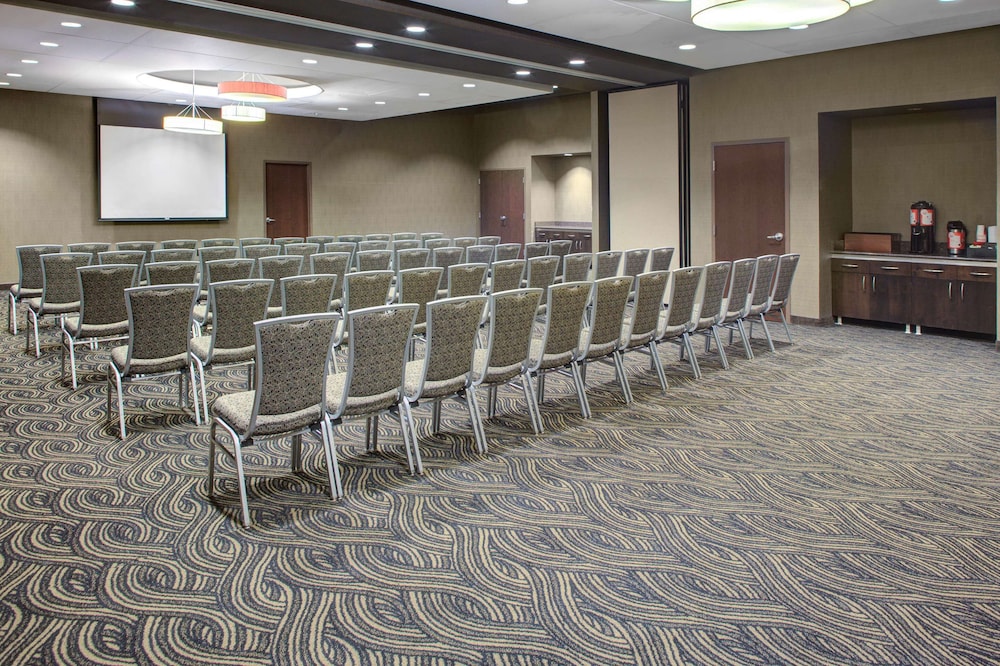 HYATT HOUSE SHELTON 17/27