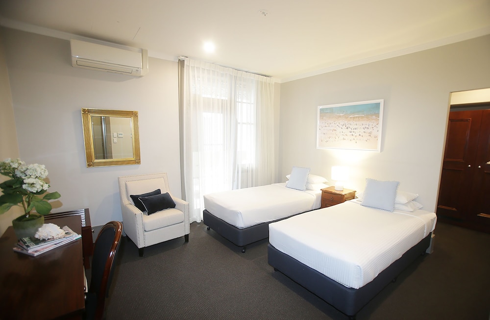 HOTEL BONDI 19/67