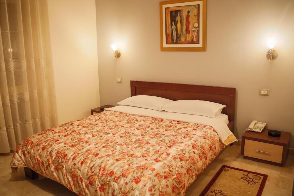 Grand Hotel Elbasan 12/26