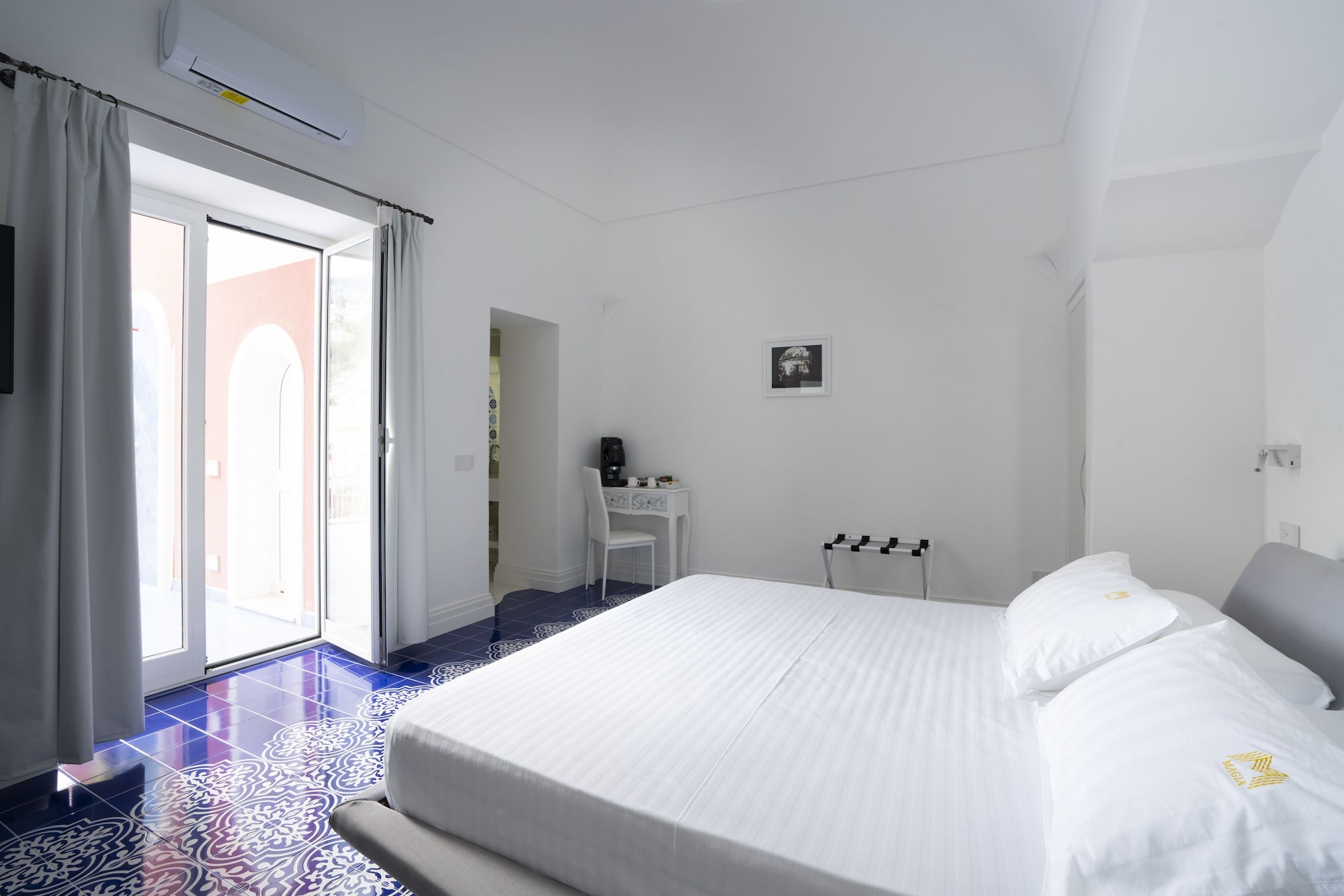 Magia First, 2 Queen Beds