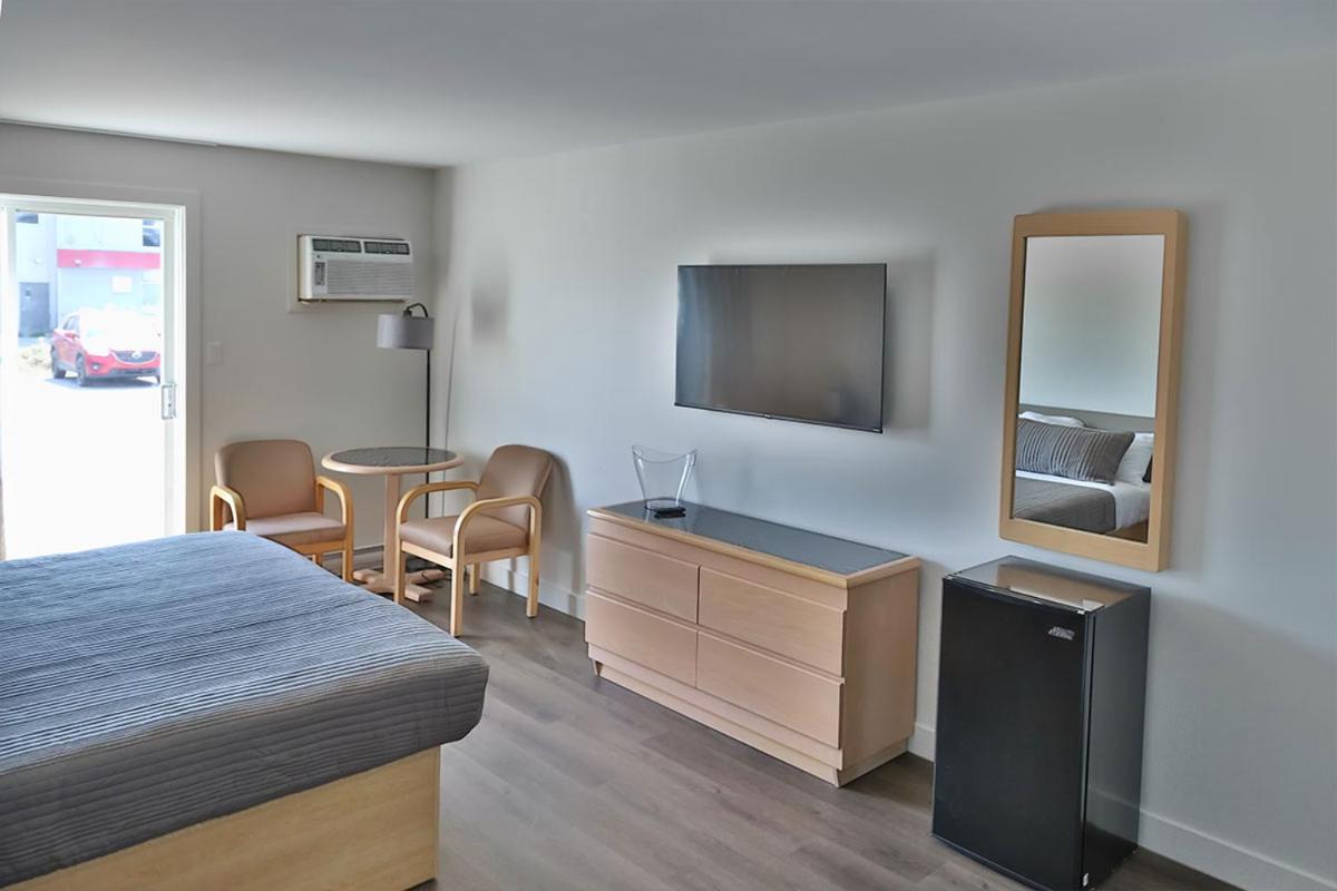 Travelodge by Wyndham Mascouche 12/28