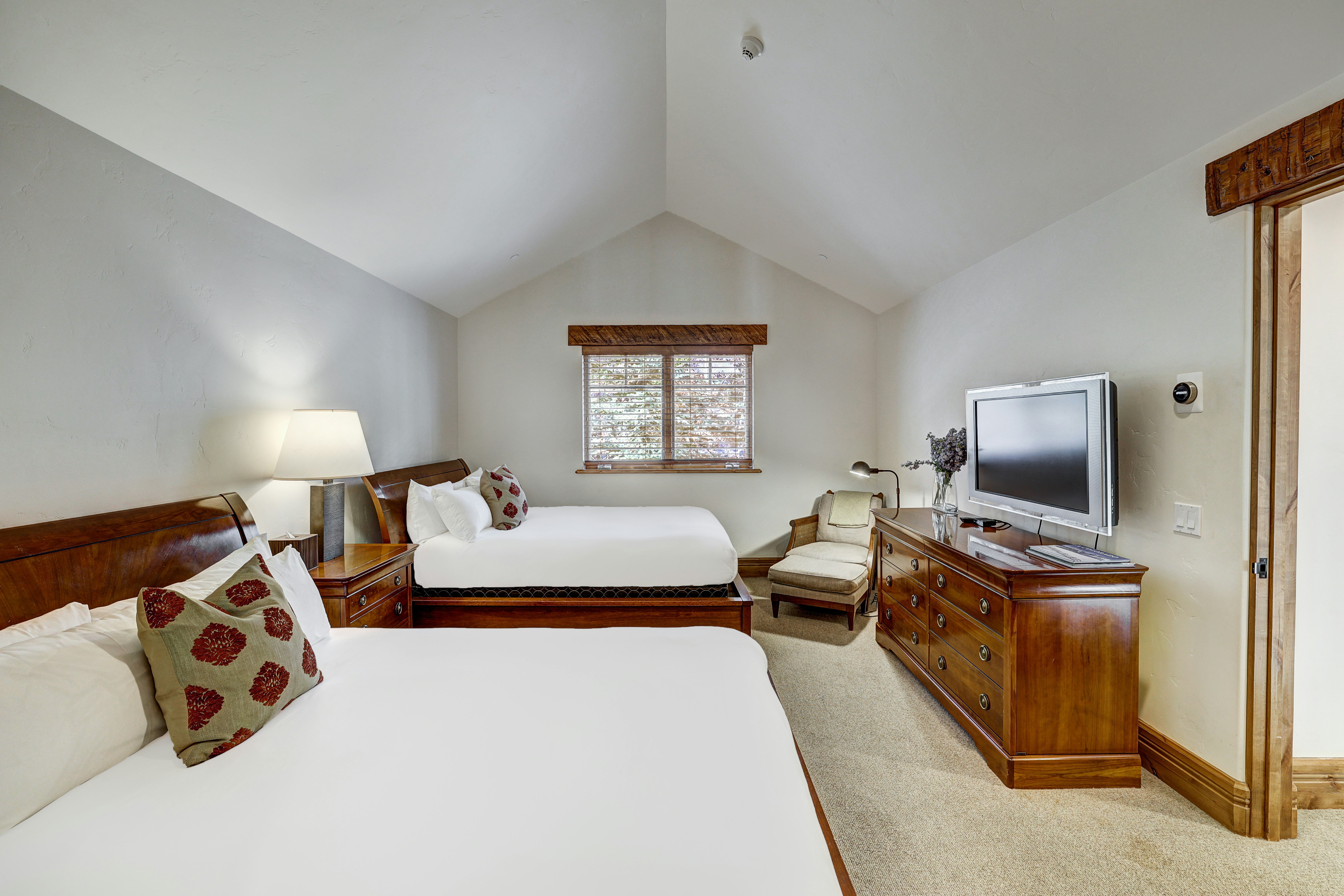 Vail Resorts' Legendary Lodging at Ritz-Carlton Residences 12/50
