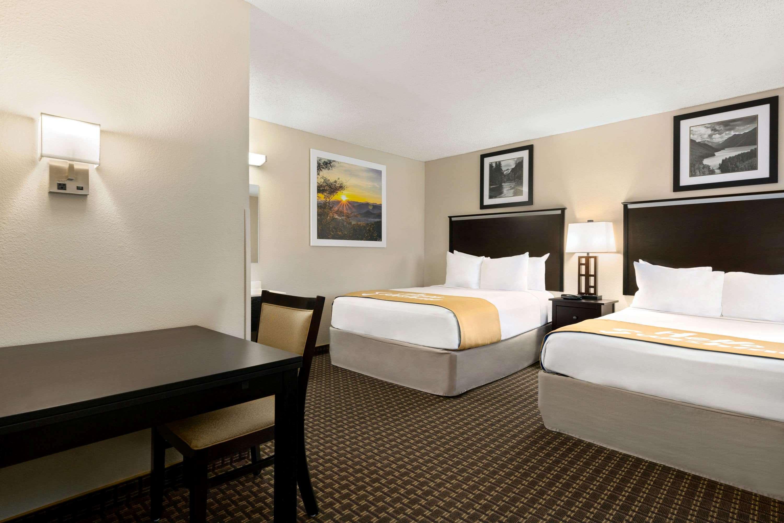 Suite, 2 Queen Beds