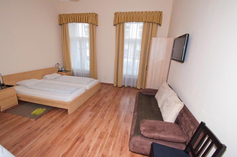 K&T Boardinghouse 13/28