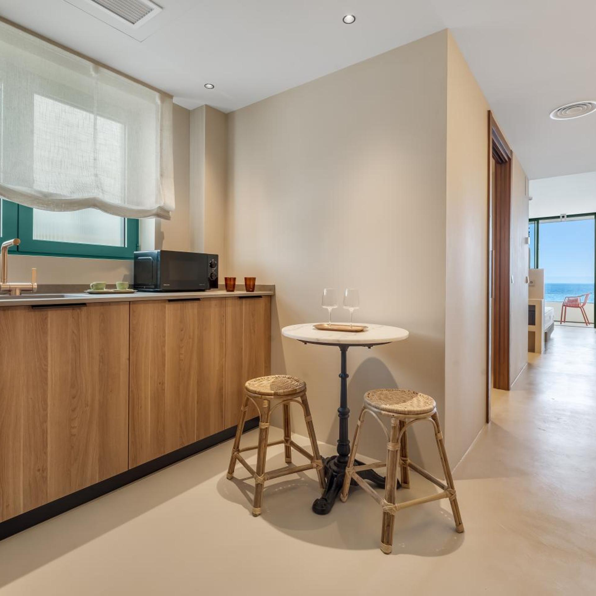 Suites by Miramar 4/50