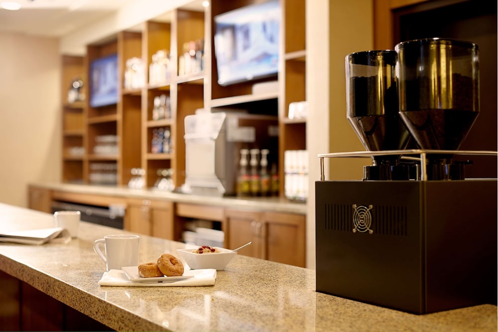 Hyatt Place Sacramento Roseville 56/67
