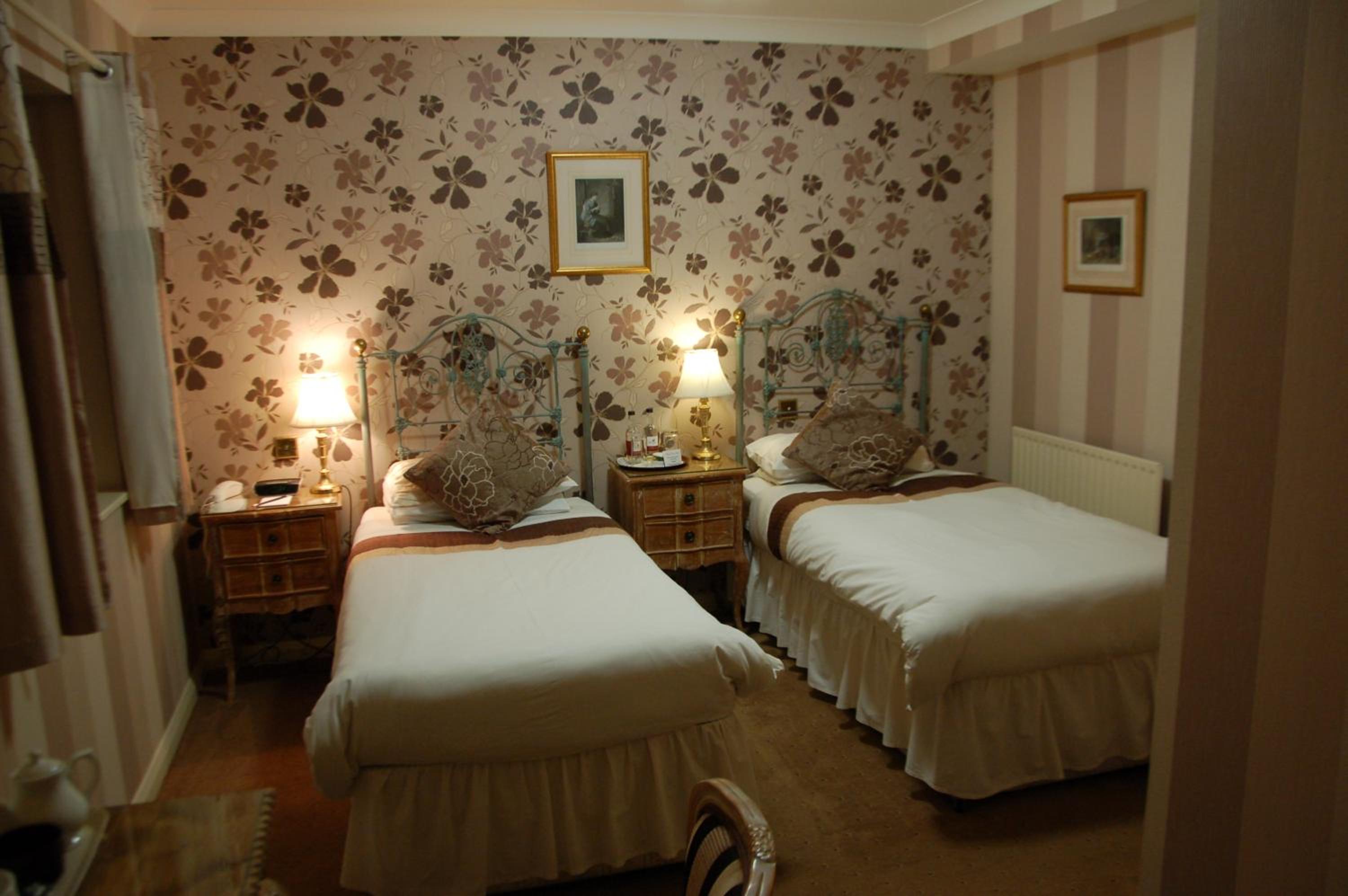 غرفة بسريرين منفصلين، Albright Hussey Manor 2/6