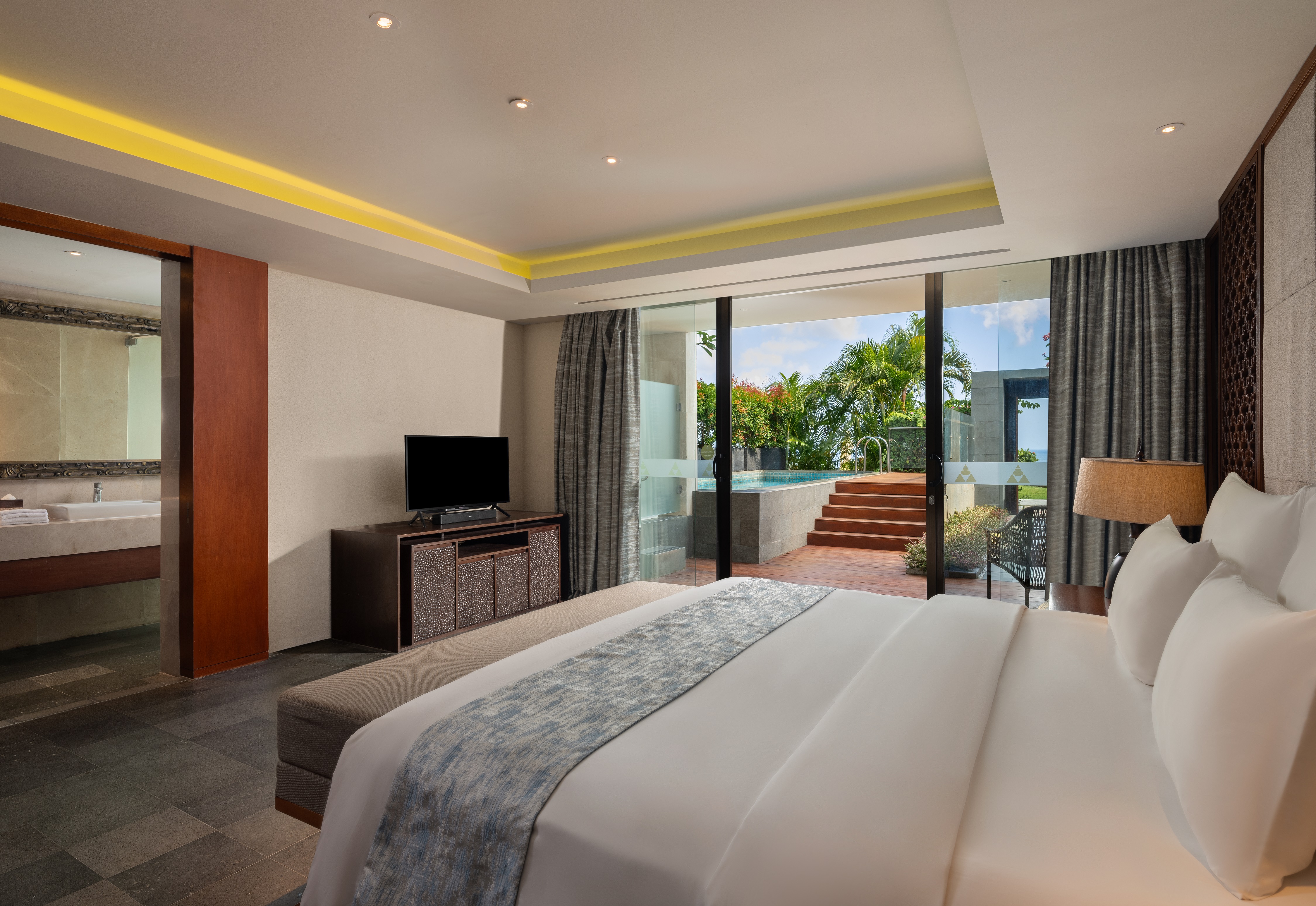Three Bedroom Ocean Front Pool Villa