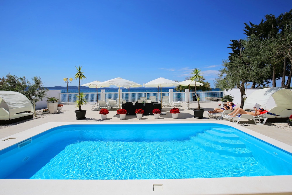Villa Triana 34/70