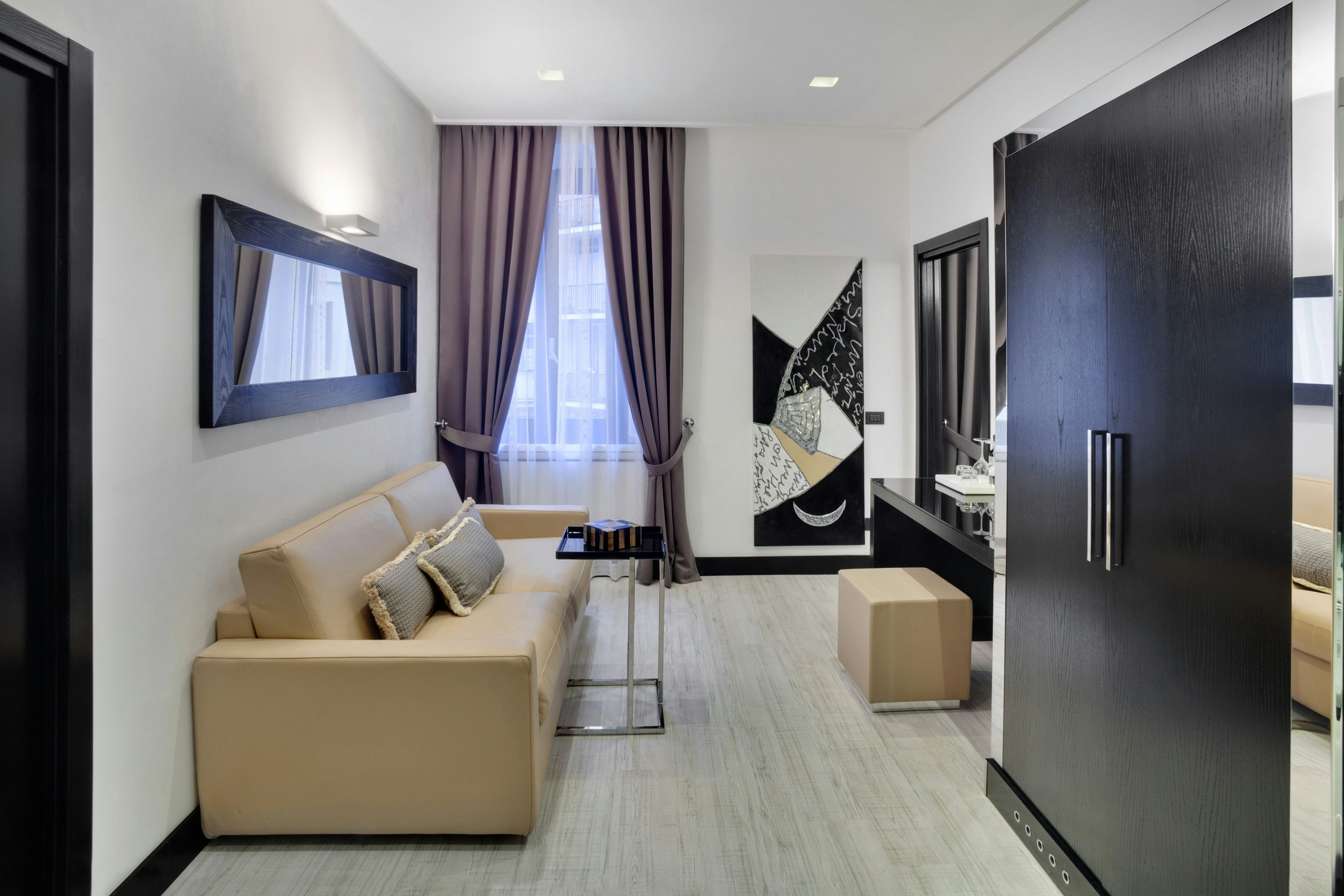 LHP Hotel Napoleon 34/64