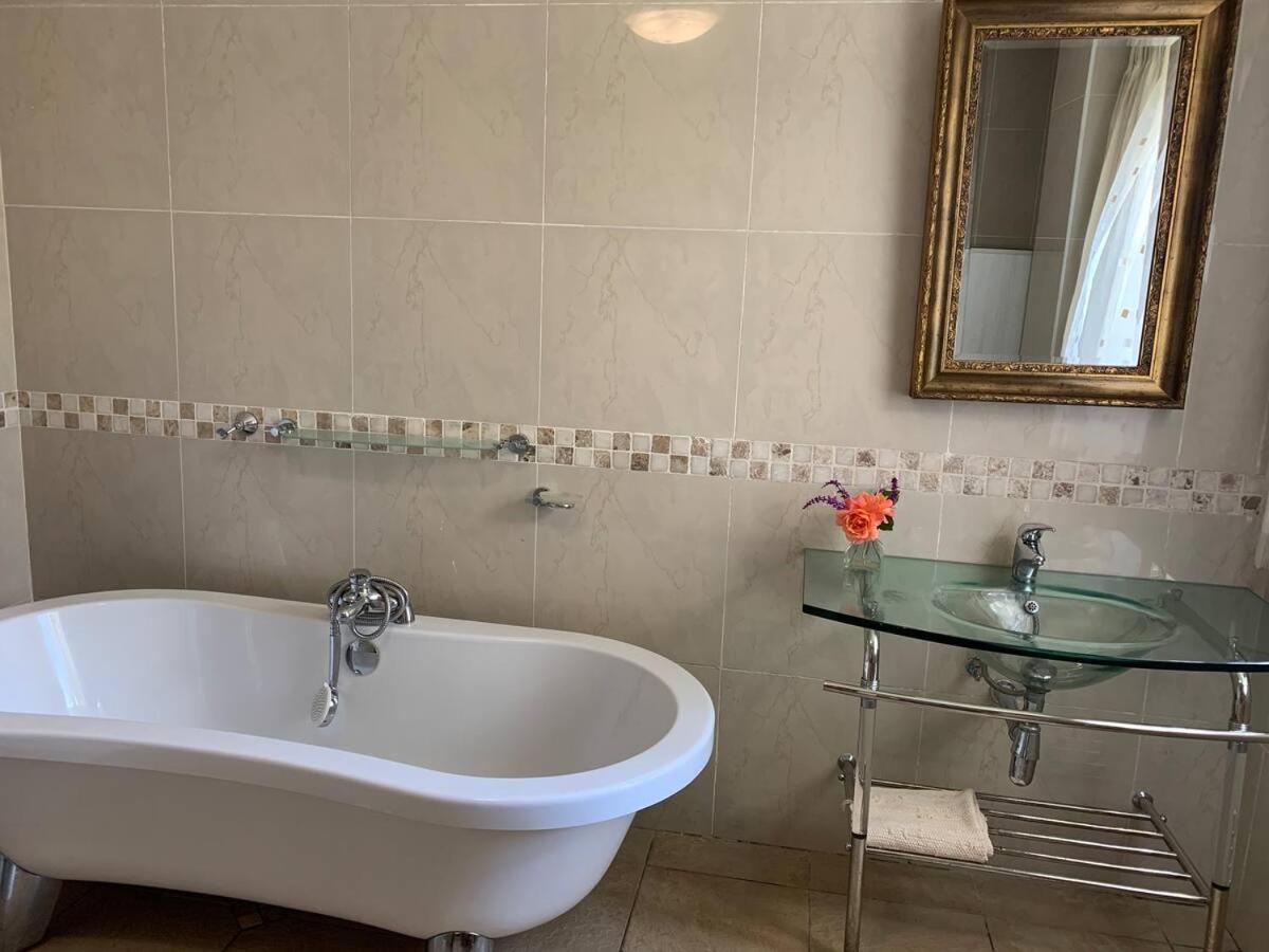 Mountain Rose Boutique Hotel 45/50
